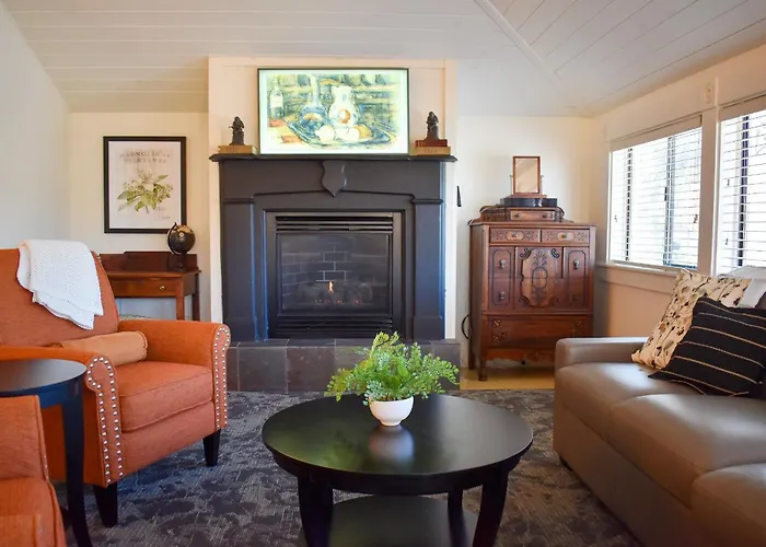 Mccall House Boutique Hotel