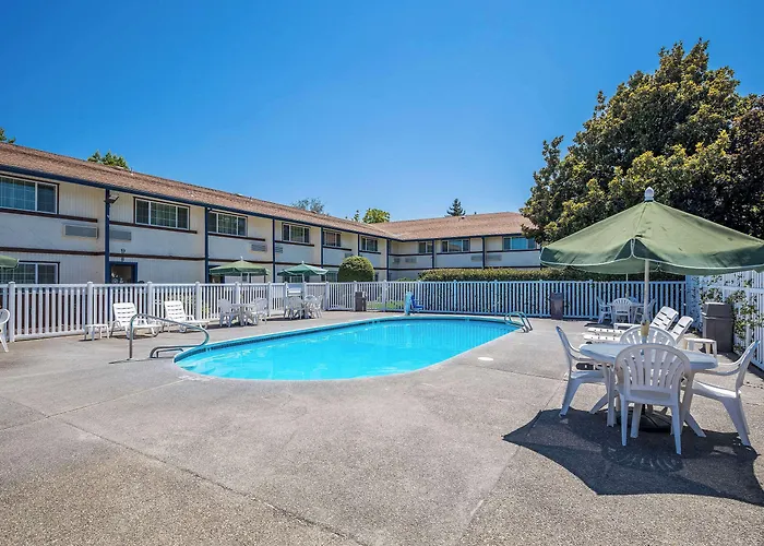 Quality Inn & Suites Medford Airport